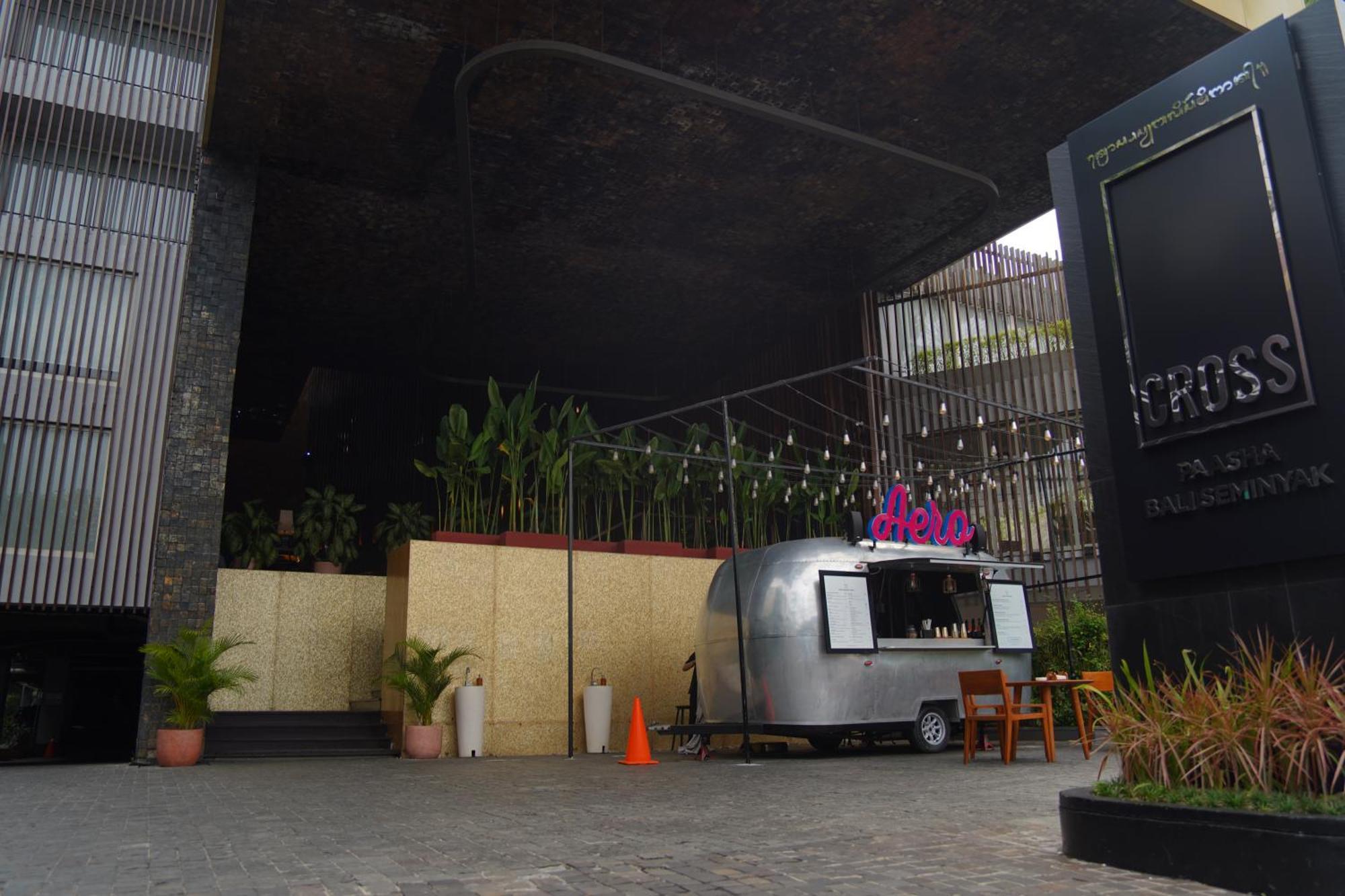 Cross Paasha Bali Seminyak Hotel Exterior foto